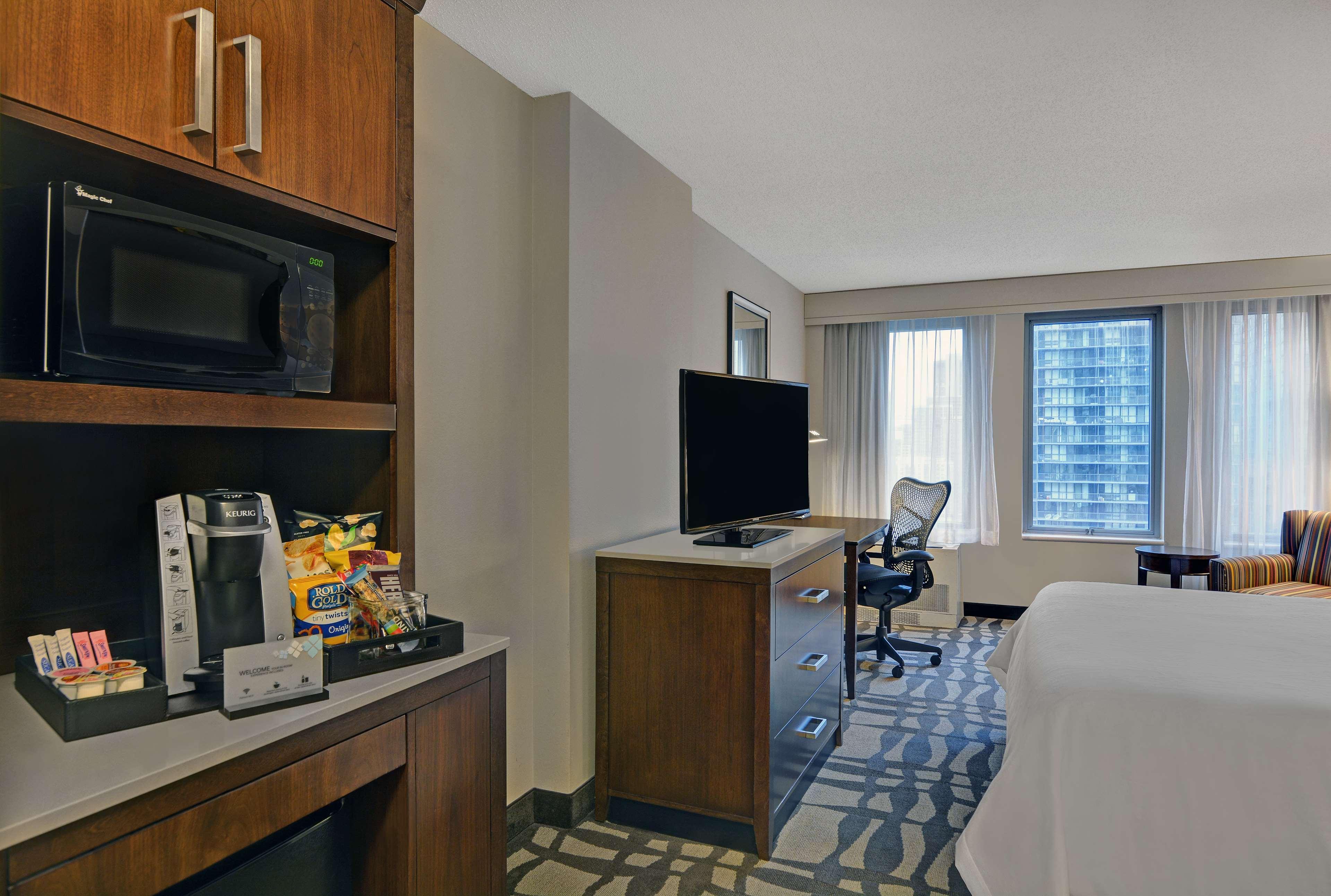 Hilton Garden Inn Chicago Downtown/Magnificent Mile Exterior photo