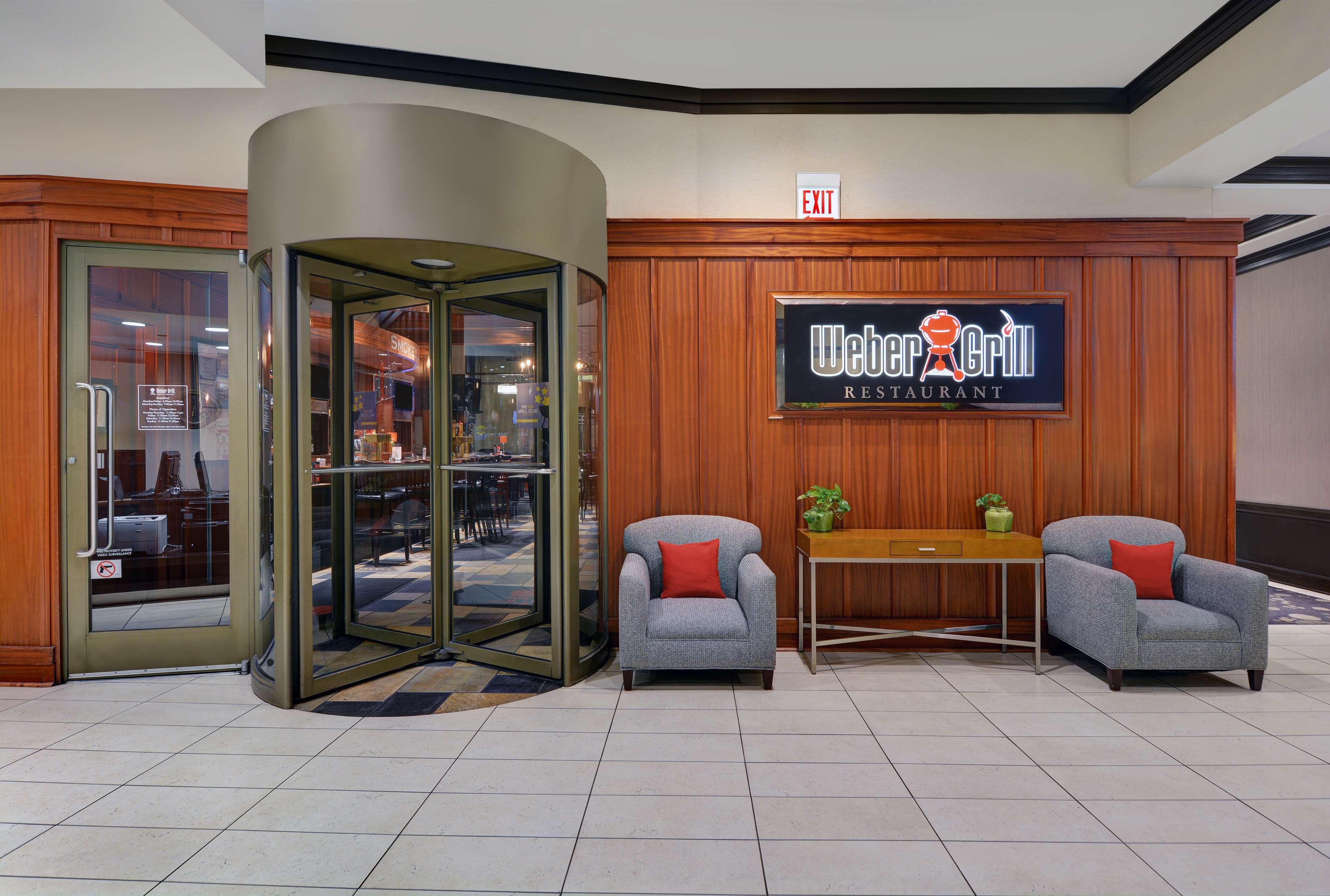 Hilton Garden Inn Chicago Downtown/Magnificent Mile Exterior photo