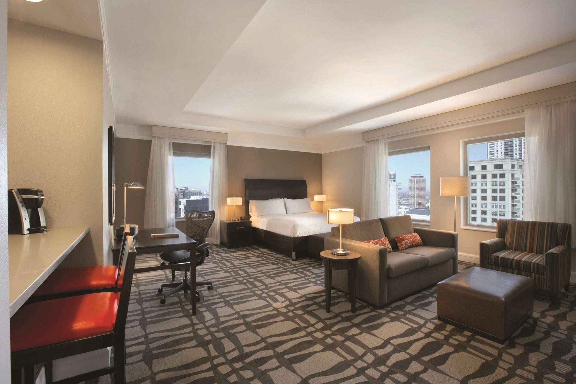 Hilton Garden Inn Chicago Downtown/Magnificent Mile Exterior photo