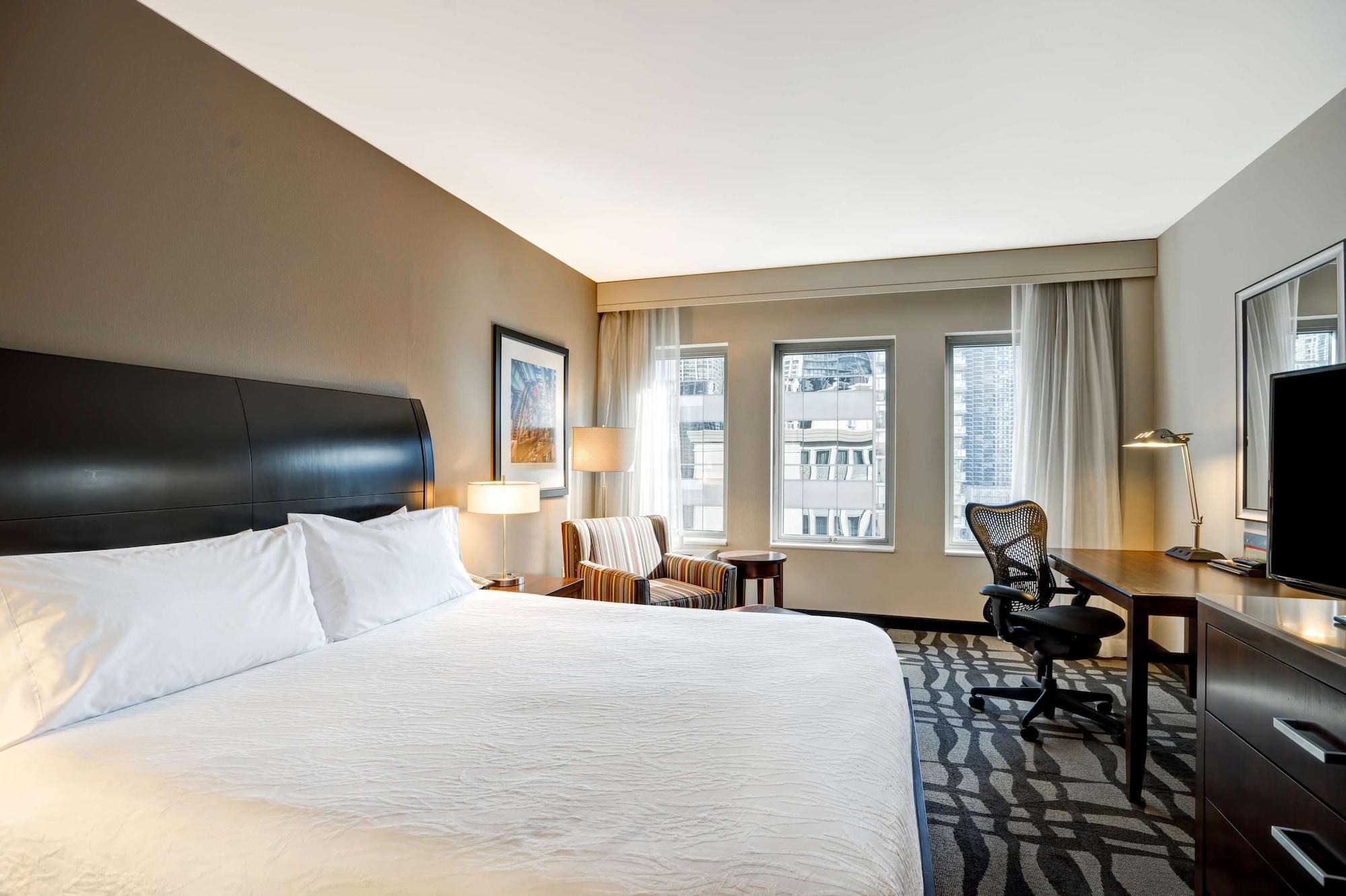 Hilton Garden Inn Chicago Downtown/Magnificent Mile Exterior photo