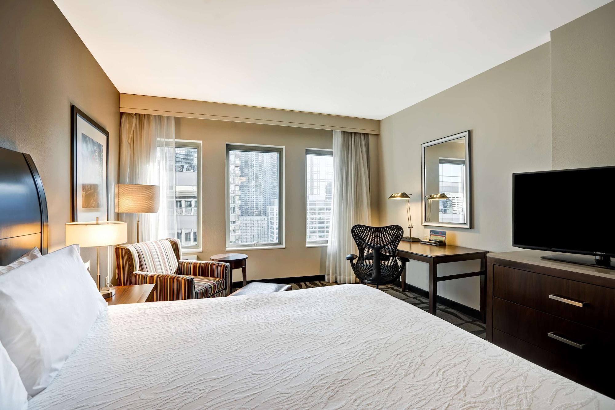 Hilton Garden Inn Chicago Downtown/Magnificent Mile Exterior photo