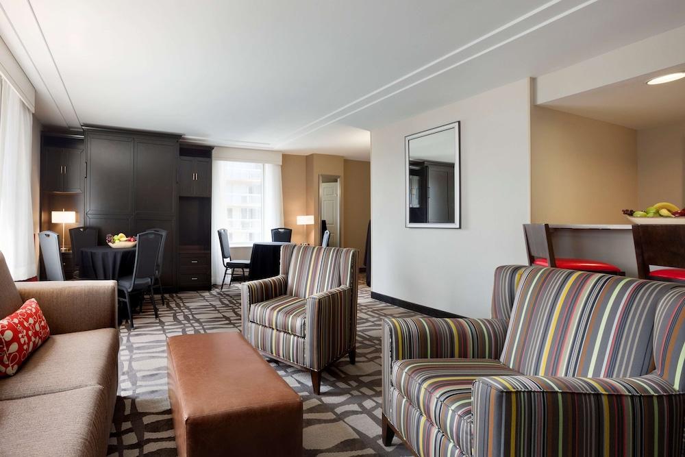 Hilton Garden Inn Chicago Downtown/Magnificent Mile Exterior photo