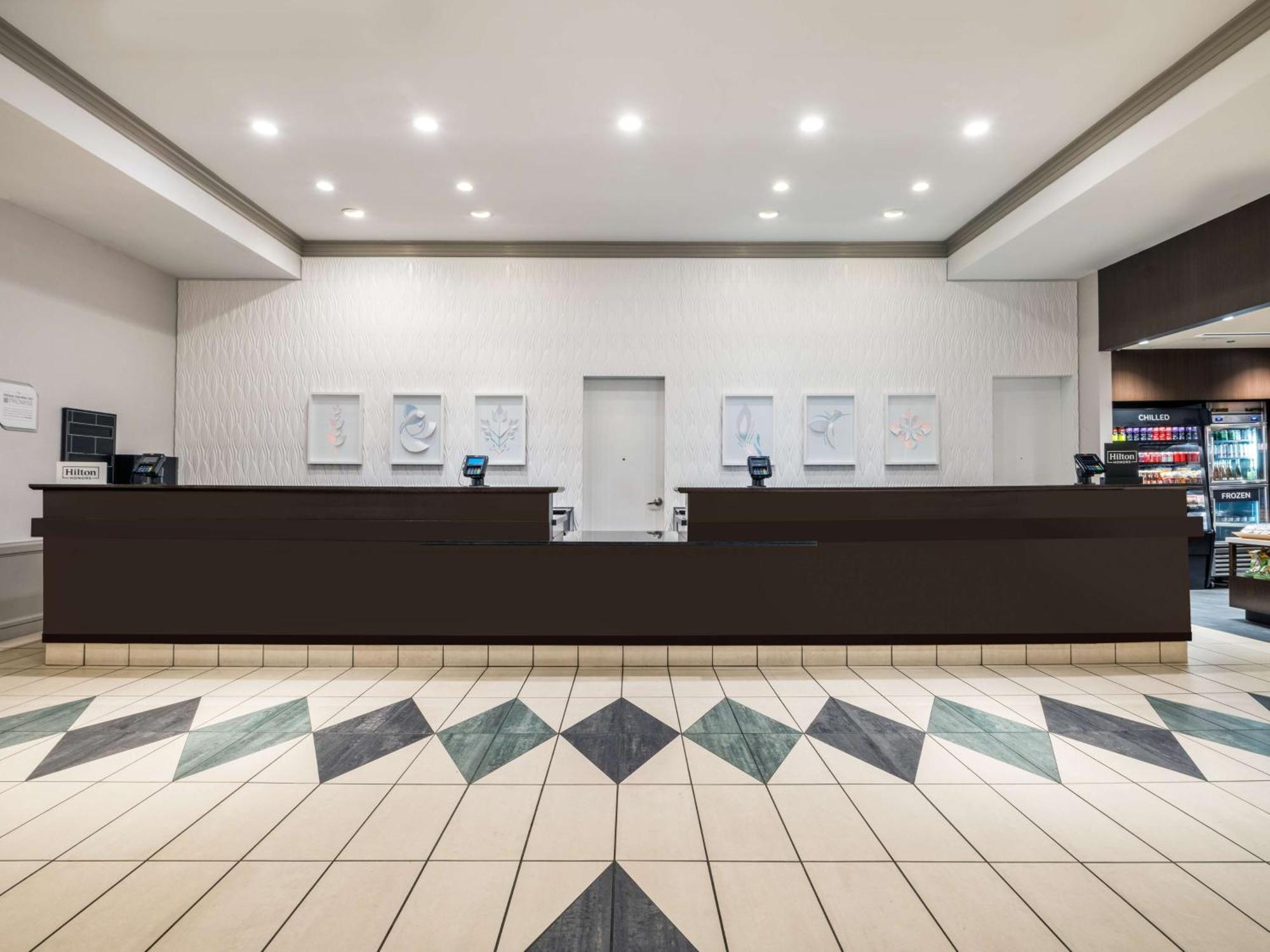Hilton Garden Inn Chicago Downtown/Magnificent Mile Exterior photo