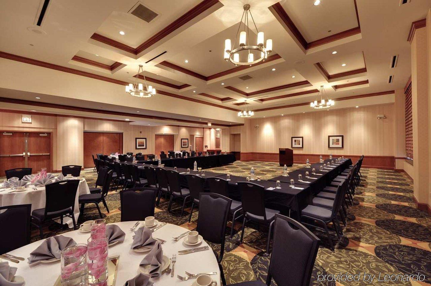 Hilton Garden Inn Chicago Downtown/Magnificent Mile Business photo