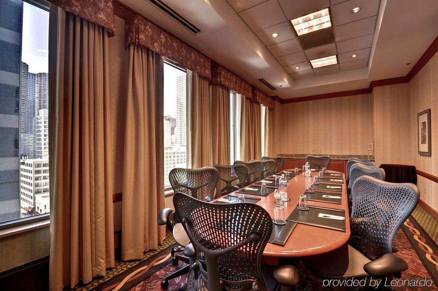 Hilton Garden Inn Chicago Downtown/Magnificent Mile Exterior photo