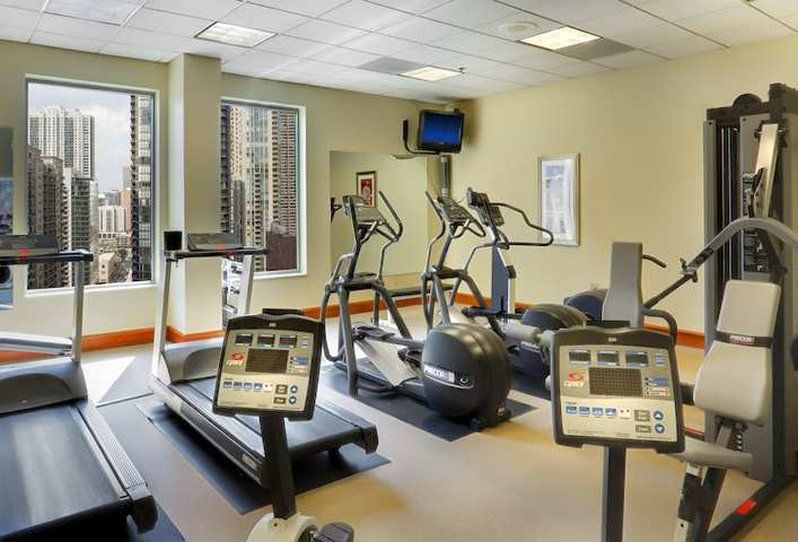 Hilton Garden Inn Chicago Downtown/Magnificent Mile Exterior photo